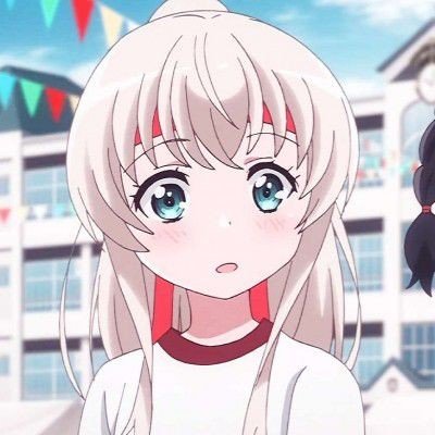 小孩大哭猫咪边哄边擦眼泪